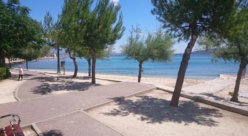 Apartment Radalj Kaštela Стая снимка