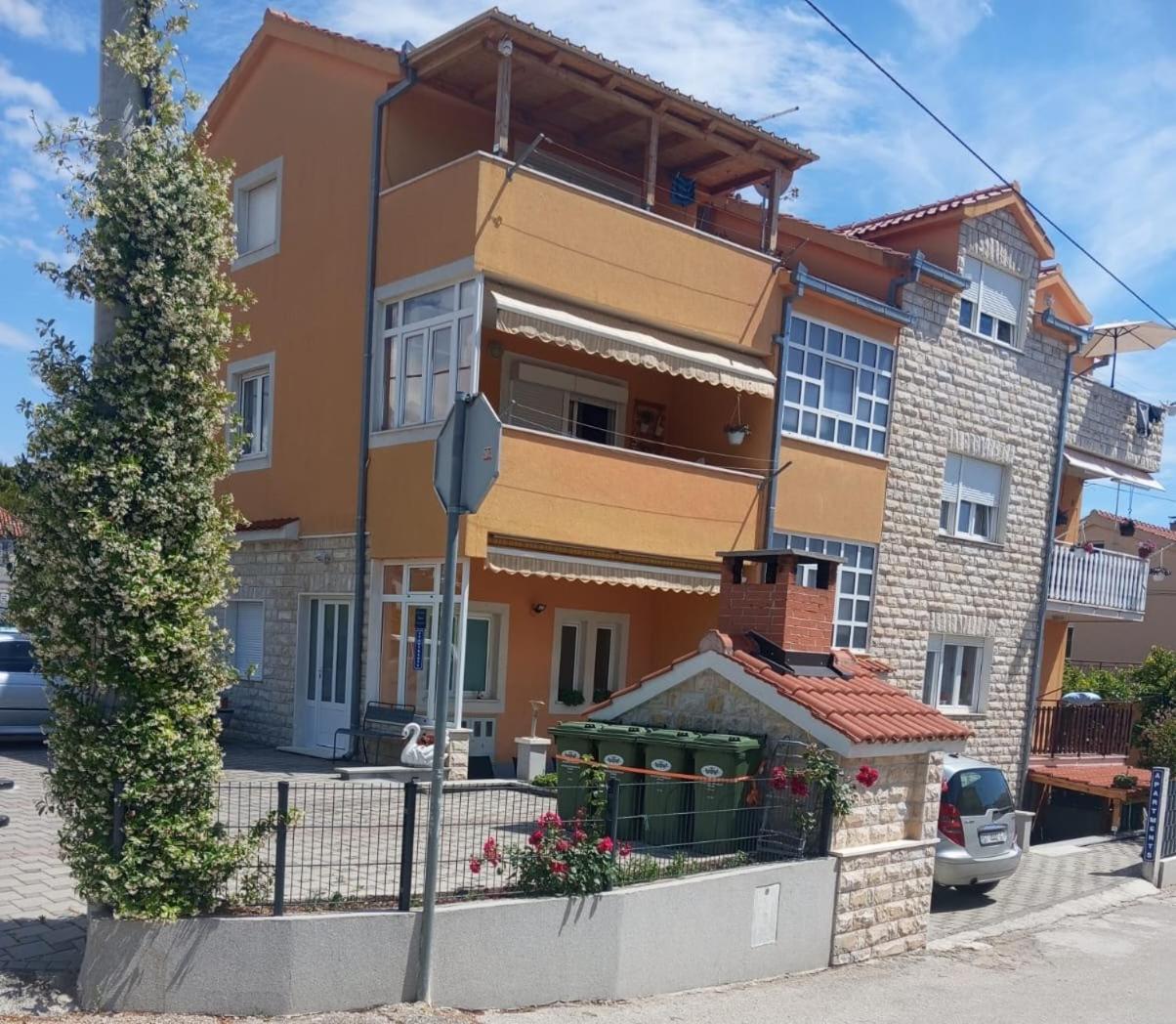 Apartment Radalj Kaštela Екстериор снимка