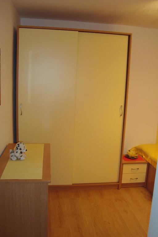 Apartment Radalj Kaštela Стая снимка
