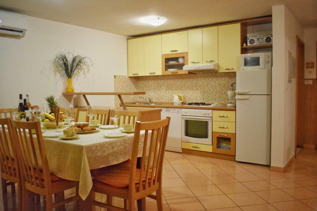 Apartment Radalj Kaštela Екстериор снимка